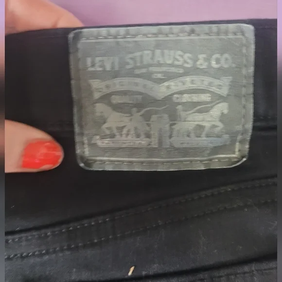 Levi Strauss And Co Black Denim Cute And Classic. Highrise. 2.5" Inseam - Picture 6 of 9